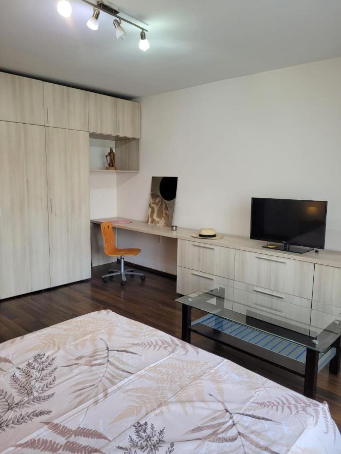 Peaceful Loft Apartment Bucharest Exterior photo